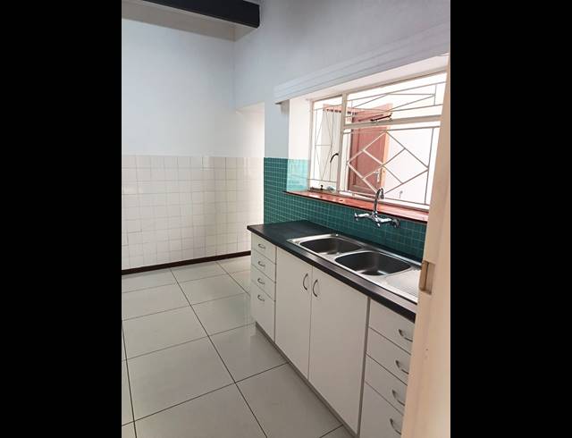 2 bed property to rent in WORCESTER CENTRAL